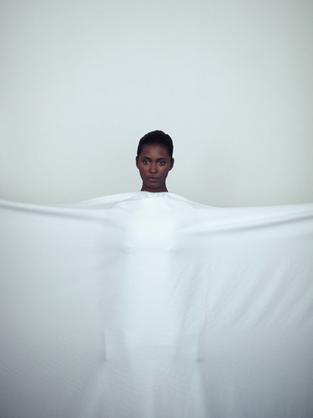 Ayzit Bostan - Absolut Blank, AYZIT BOSTAN, photograph 5 by Gerhardt Kellermann