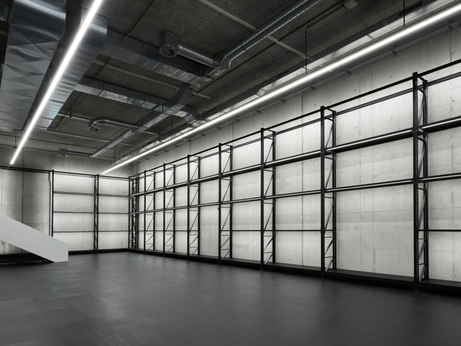 Die Neue Sammlung - X-D-E-P-O-T, DIE NEUE SAMMLUNG, photograph 2 by Gerhardt Kellermann