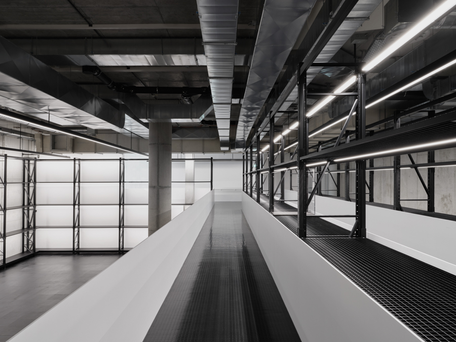 Die Neue Sammlung - X-D-E-P-O-T, DIE NEUE SAMMLUNG, photograph 4 by Gerhardt Kellermann