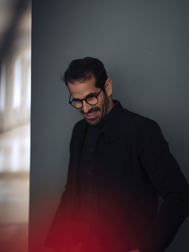 Disegno Magazine - Nitzan Cohen, DISEGNO MAGAZINE, photograph 3 by Gerhardt Kellermann