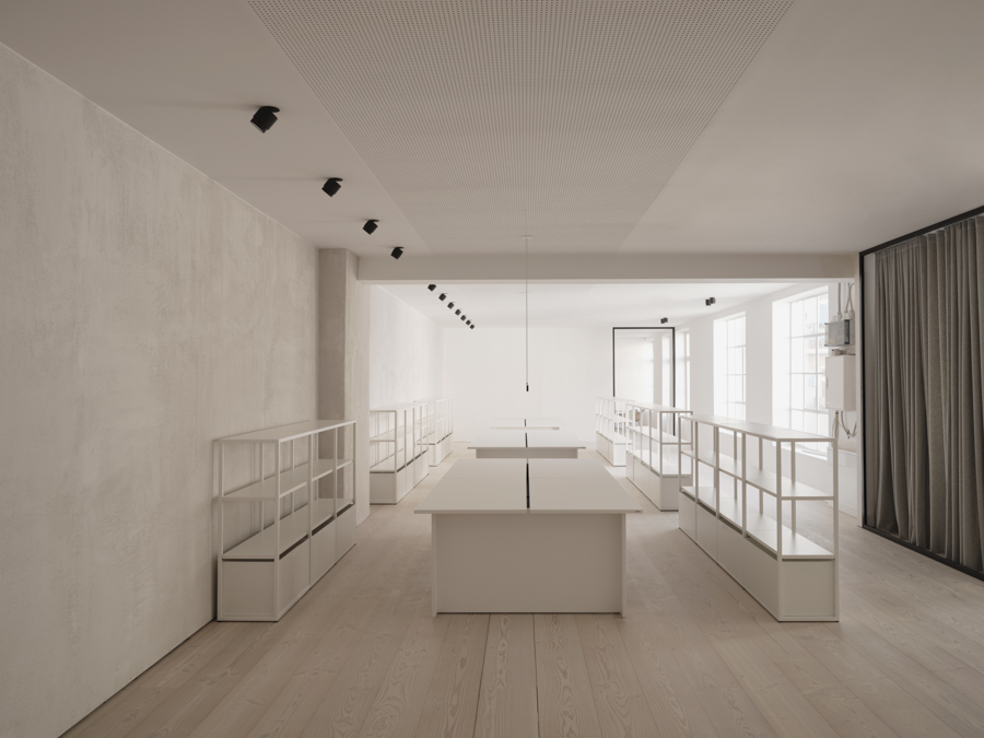 Gumpo - Workbench — Gumpo Normcore Collection - Workbench by RELVAOKELLERMANN, GUMPO, photograph 8 by Gerhardt Kellermann