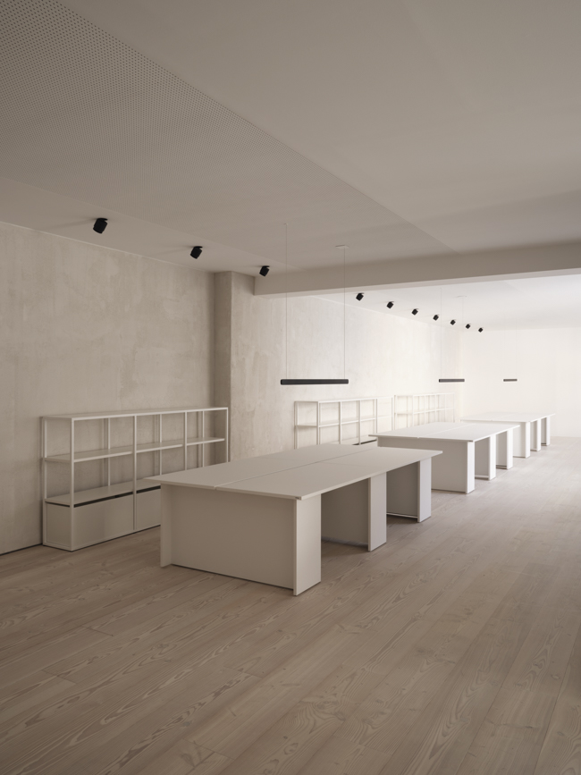 Gumpo - Workbench — Gumpo Normcore Collection - Workbench by RELVAOKELLERMANN, GUMPO, photograph 12 by Gerhardt Kellermann