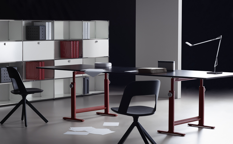 Icon Design Magazine - Night Office, ICON DESIGN MAGAZINE, photograph 2 by Gerhardt Kellermann