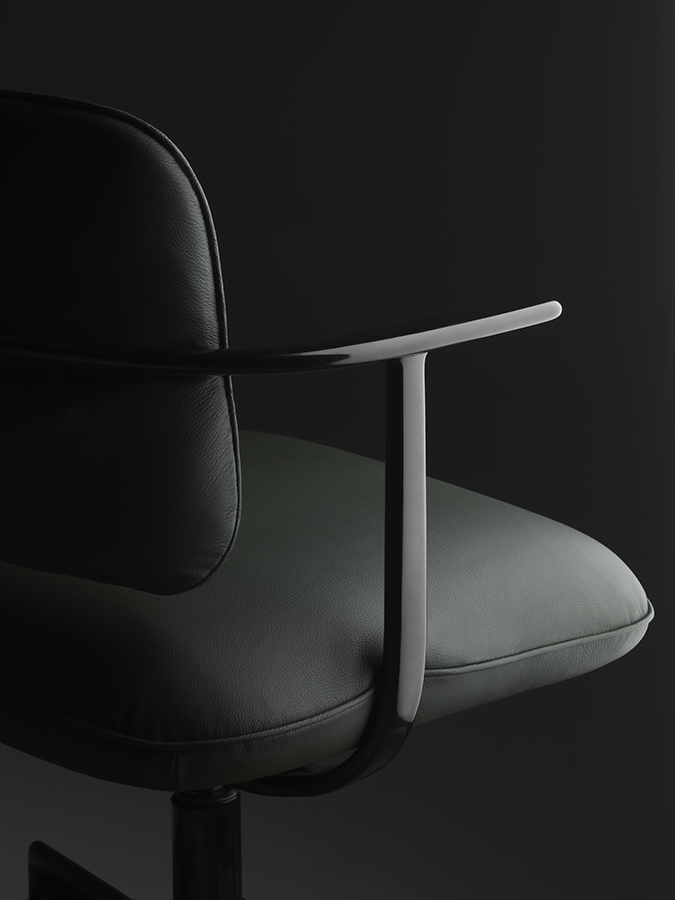 Kettal - U-Type — U-Type by Barber Osgerby, KETTAL, photograph 4 by Gerhardt Kellermann
