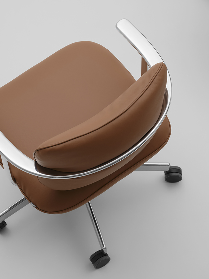 Kettal - U-Type — U-Type by Barber Osgerby, KETTAL, photograph 13 by Gerhardt Kellermann