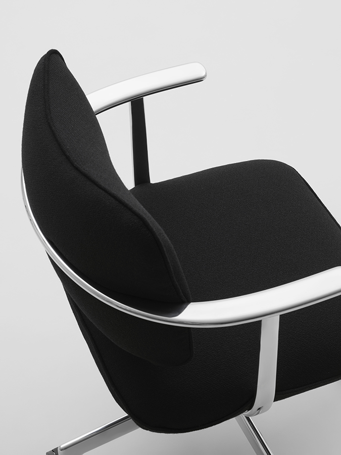 Kettal - U-Type — U-Type by Barber Osgerby, KETTAL, photograph 16 by Gerhardt Kellermann