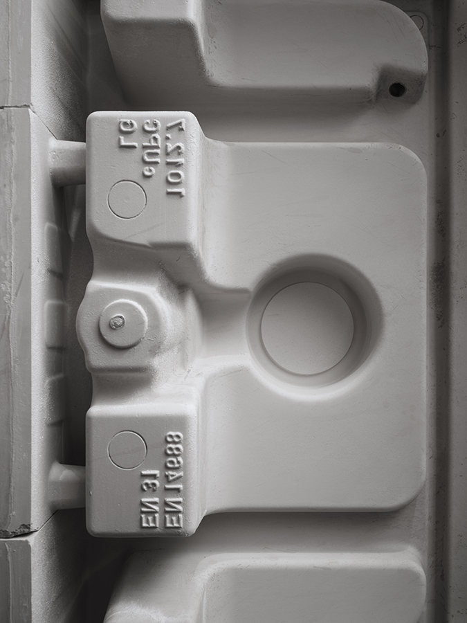 Laufen - Par — Laufen PAR Collection by Konstantin Grcic, LAUFEN, photograph 2 by Gerhardt Kellermann