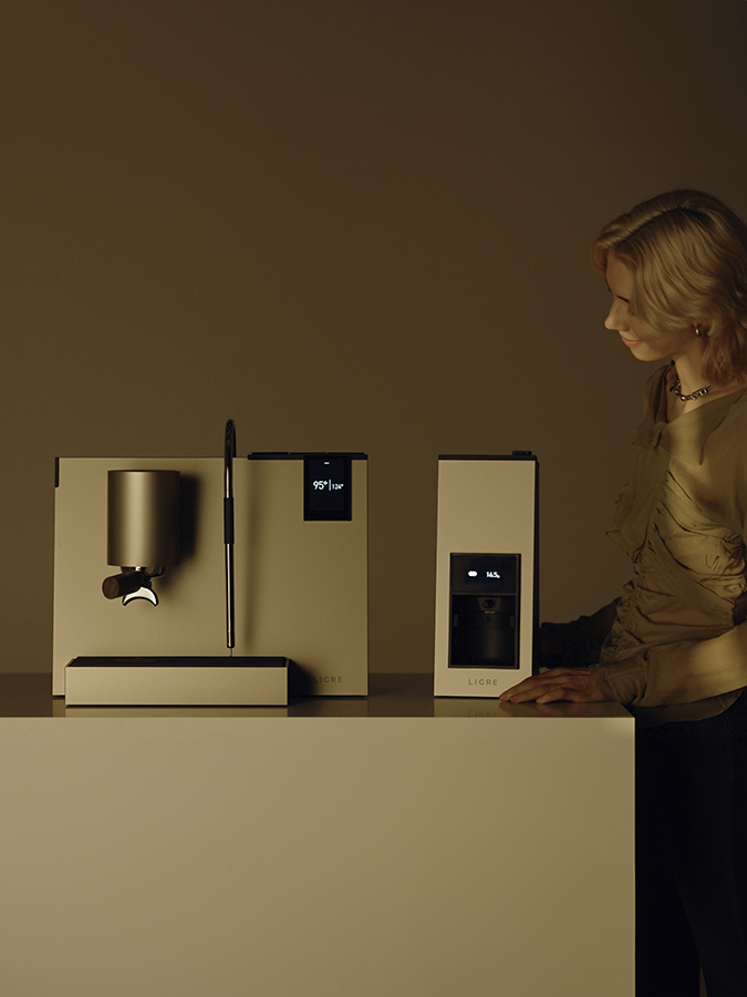 Ligre - Campaign — Ligre Youn and Siji by Relvaokellermann, LIGRE, photograph 14 by Gerhardt Kellermann