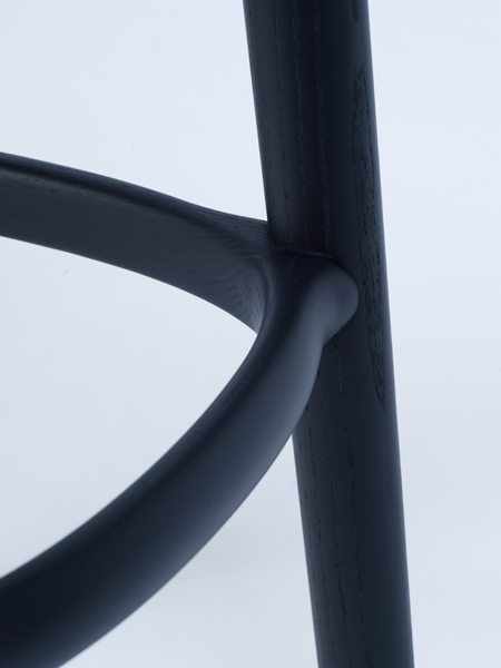 Mattiazzi - Osso Stool, MATTIAZZI, photograph 4 by Gerhardt Kellermann