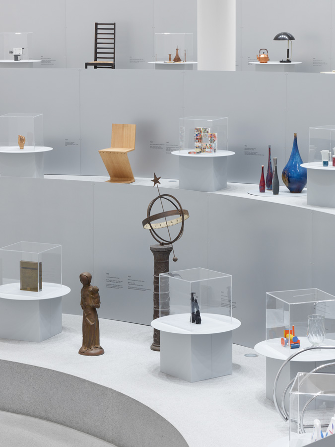 Neue Sammlung - 100 Years 100 Objects, NEUE SAMMLUNG, photograph 4 by Gerhardt Kellermann