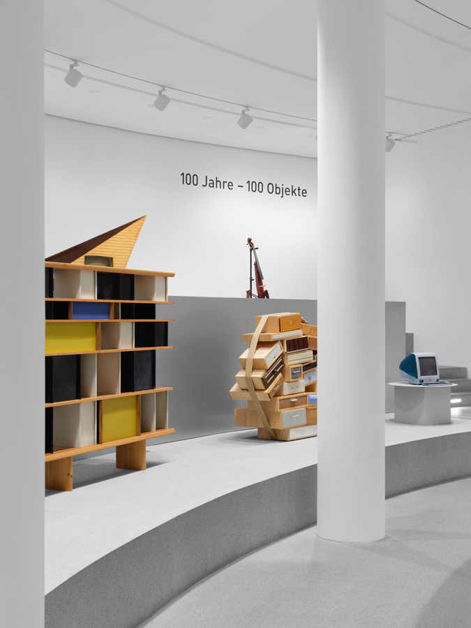 Neue Sammlung - 100 Years 100 Objects, NEUE SAMMLUNG, photograph 23 by Gerhardt Kellermann
