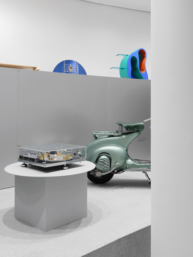 Neue Sammlung - 100 Years 100 Objects, NEUE SAMMLUNG, photograph 32 by Gerhardt Kellermann