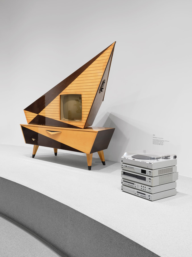 Neue Sammlung - 100 Years 100 Objects, NEUE SAMMLUNG, photograph 38 by Gerhardt Kellermann