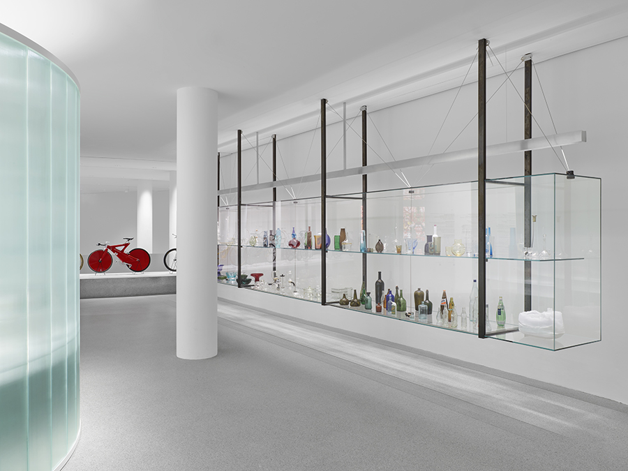 Neue Sammlung - The Color Of Glass, NEUE SAMMLUNG, photograph 3 by Gerhardt Kellermann
