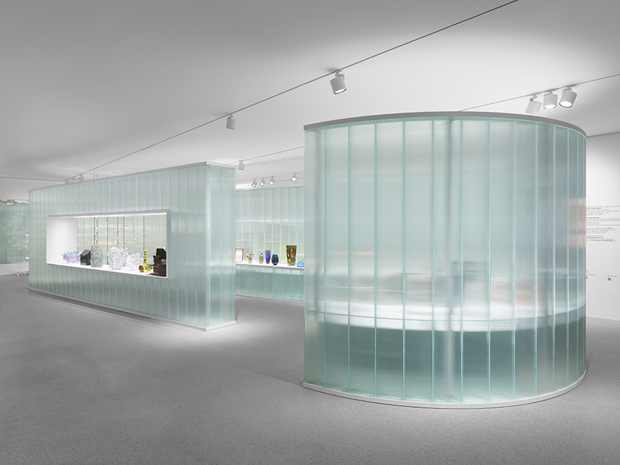 Neue Sammlung - The Color Of Glass, NEUE SAMMLUNG, photograph 4 by Gerhardt Kellermann