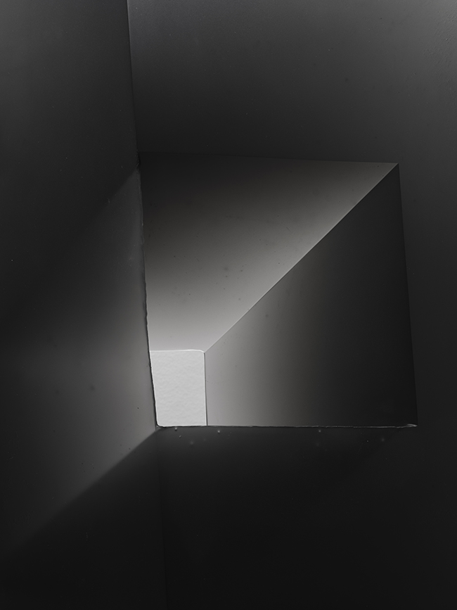 Neue Sammlung - The Color Of Glass, NEUE SAMMLUNG, photograph 10 by Gerhardt Kellermann