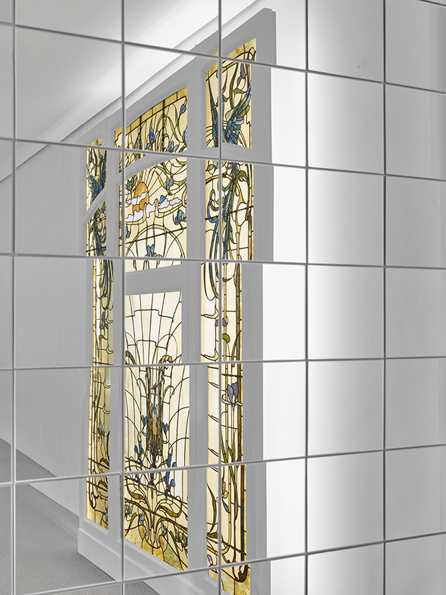 Neue Sammlung - The Color Of Glass, NEUE SAMMLUNG, photograph 16 by Gerhardt Kellermann