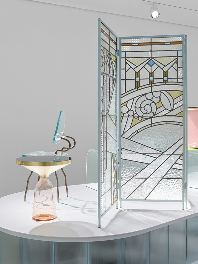 Neue Sammlung - The Color Of Glass, NEUE SAMMLUNG, photograph 17 by Gerhardt Kellermann