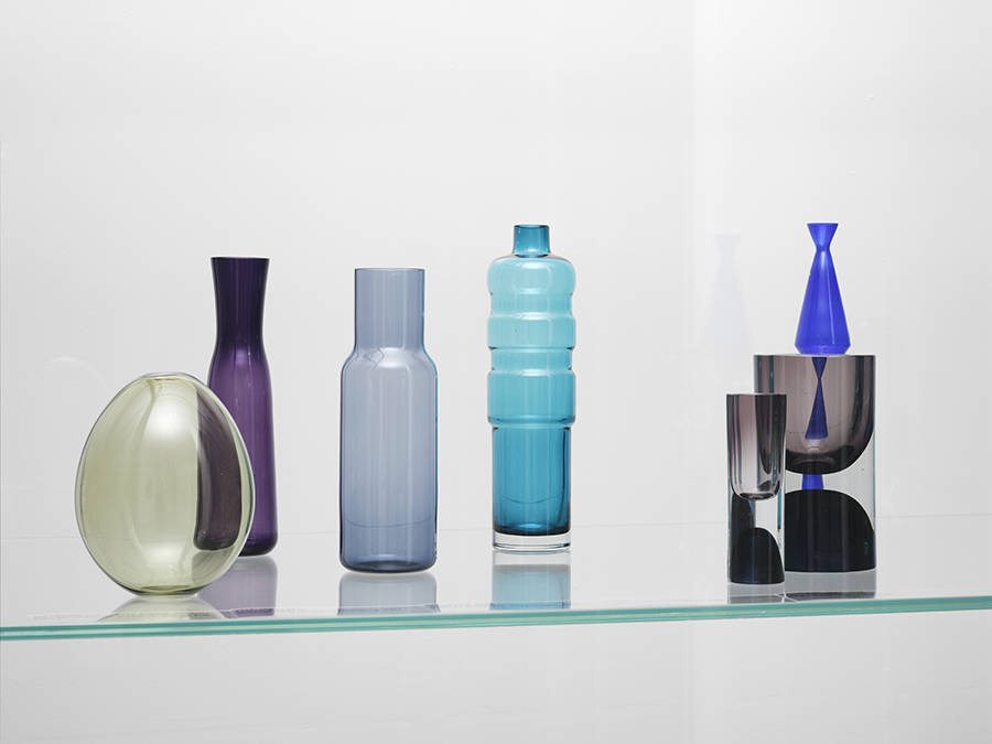 Neue Sammlung - The Color Of Glass, NEUE SAMMLUNG, photograph 20 by Gerhardt Kellermann