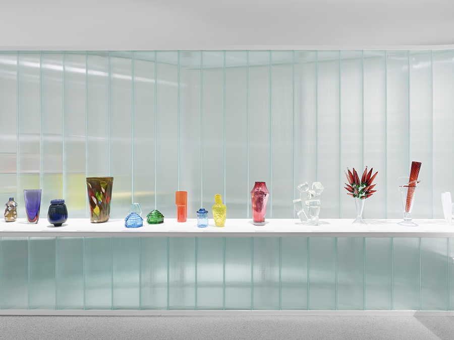 Neue Sammlung - The Color Of Glass, NEUE SAMMLUNG, photograph 23 by Gerhardt Kellermann
