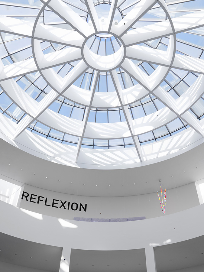 Neue Sammlung - Reflexion, NEUE SAMMLUNG, photograph 1 by Gerhardt Kellermann