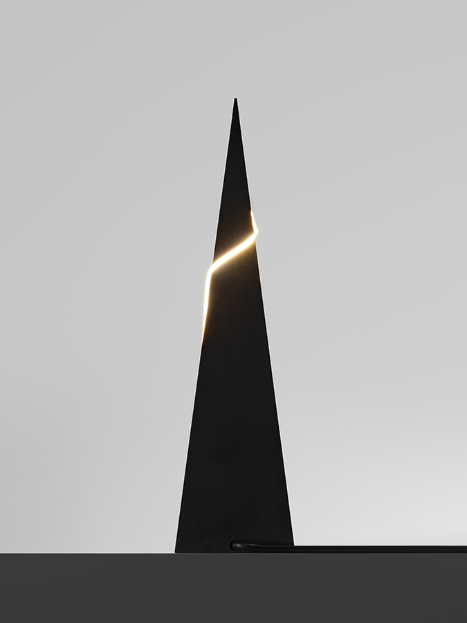 Relvaokellermann - Tangent — Tangent Lamp by Relvaokellermann, RELVAOKELLERMANN, photograph 4 by Gerhardt Kellermann