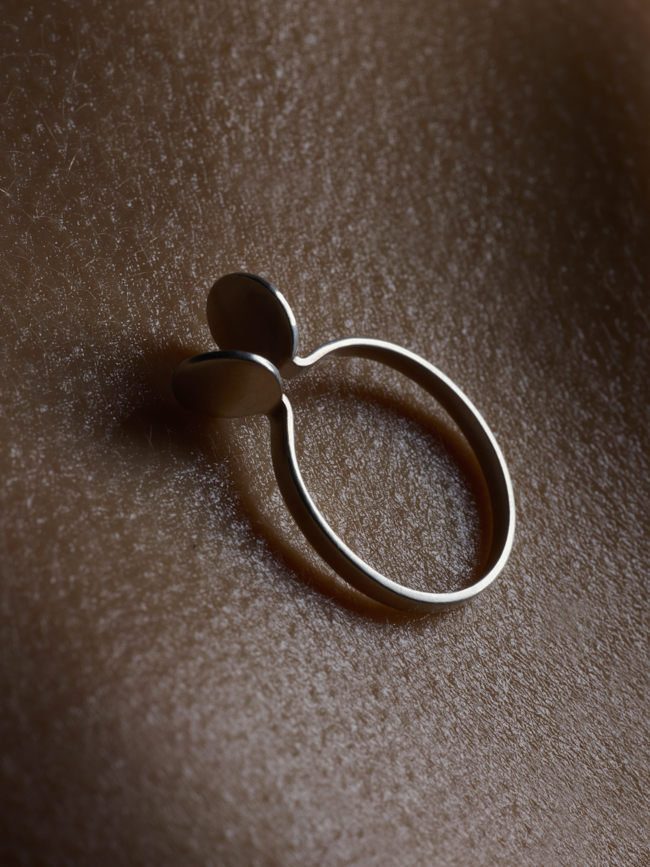 Relvaokellermann - Rk Edition #2 — Limited editon of mickey silver ring by Relvaokellermann, RELVAOKELLERMANN, photograph 2 by Gerhardt Kellermann