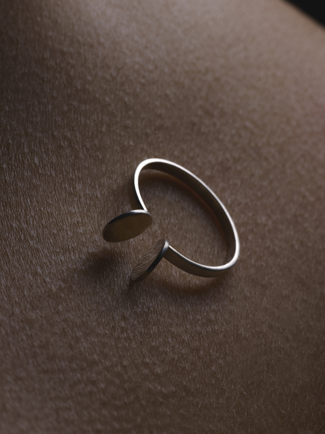Relvaokellermann - Rk Edition #2 — Limited editon of mickey silver ring by Relvaokellermann, RELVAOKELLERMANN, photograph 6 by Gerhardt Kellermann
