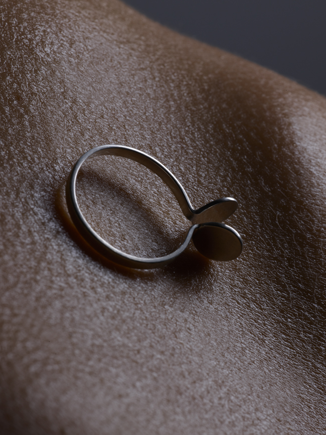 Relvaokellermann - Rk Edition #2 — Limited editon of mickey silver ring by Relvaokellermann, RELVAOKELLERMANN, photograph 9 by Gerhardt Kellermann