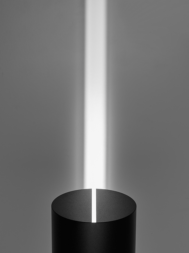 Relvaokellermann - White Stripe, RELVAOKELLERMANN, photograph 6 by Gerhardt Kellermann