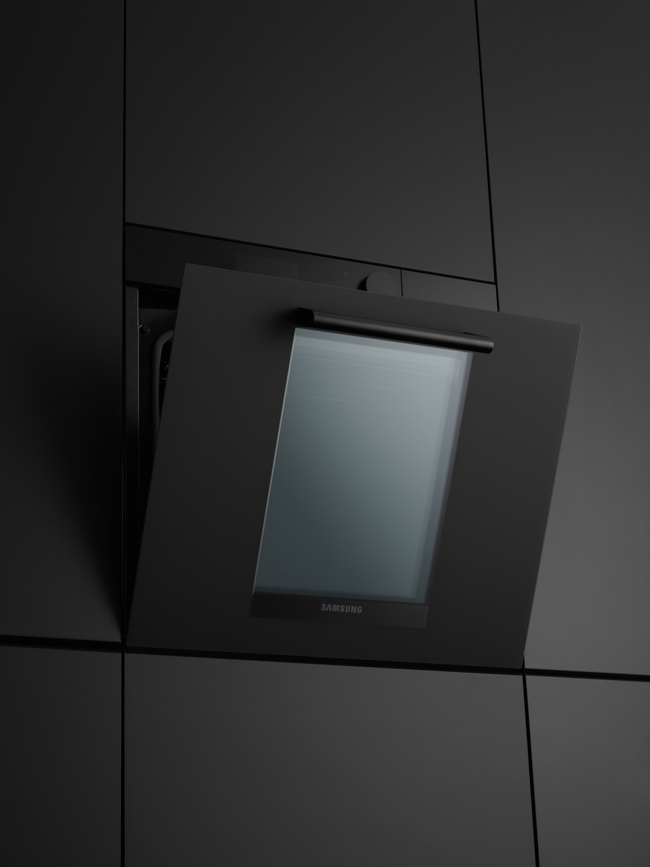 Samsung X Relvaokellermann, SAMSUNG X RELVAOKELLERMANN, photograph 14 by Gerhardt Kellermann