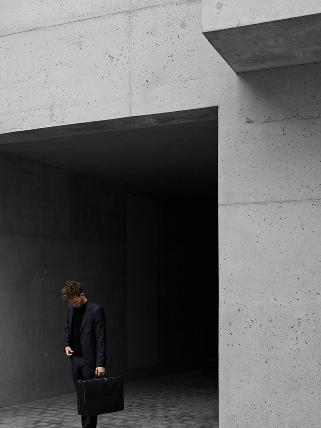 Tsatsas - Chipperfield — Suit-Case, a collaboration between architect Sir David Chipperfield and Tsatsas, TSATSAS, photograph 4 by Gerhardt Kellermann
