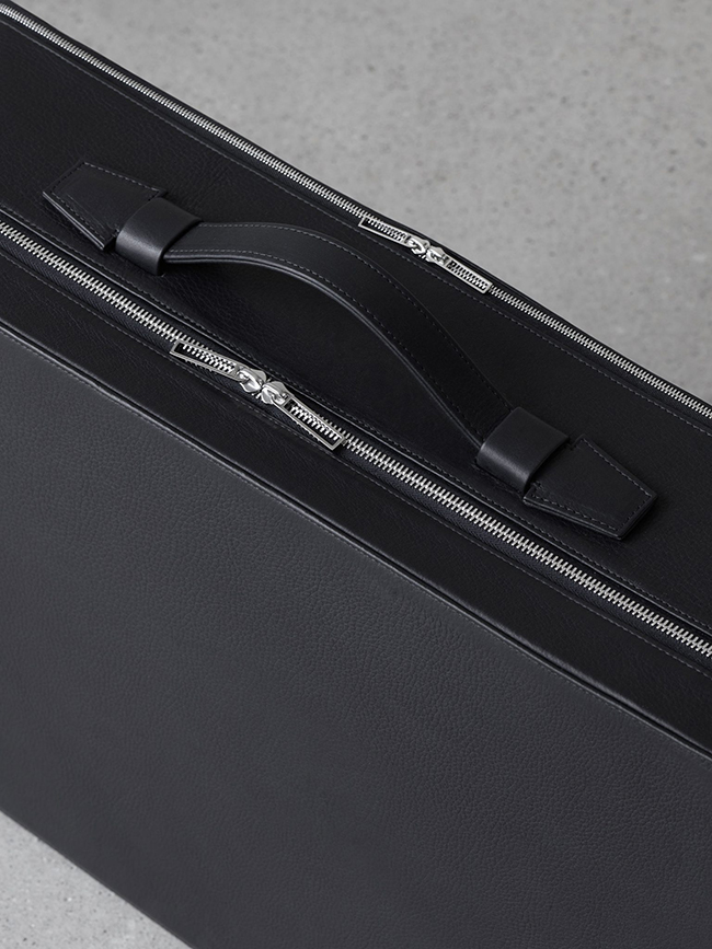 Tsatsas - Chipperfield — Suit-Case, a collaboration between architect Sir David Chipperfield and Tsatsas, TSATSAS, photograph 8 by Gerhardt Kellermann