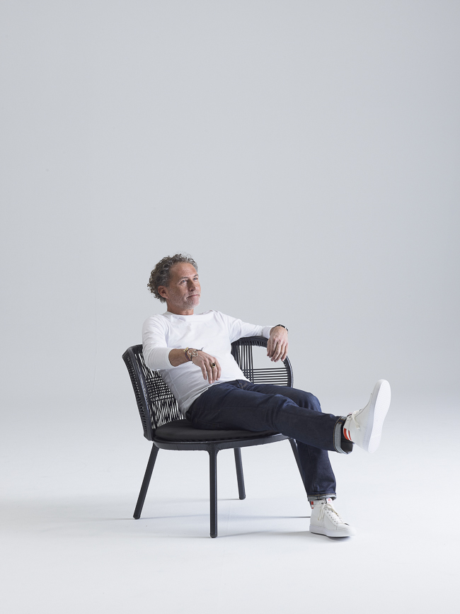 Werner Aisslinger - Dedon — CIRQL Collection, WERNER AISSLINGER, photograph 3 by Gerhardt Kellermann